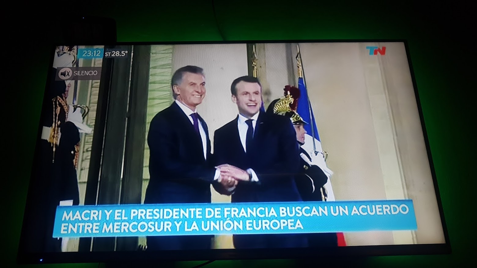 Macri et Macron sont dans un bateau